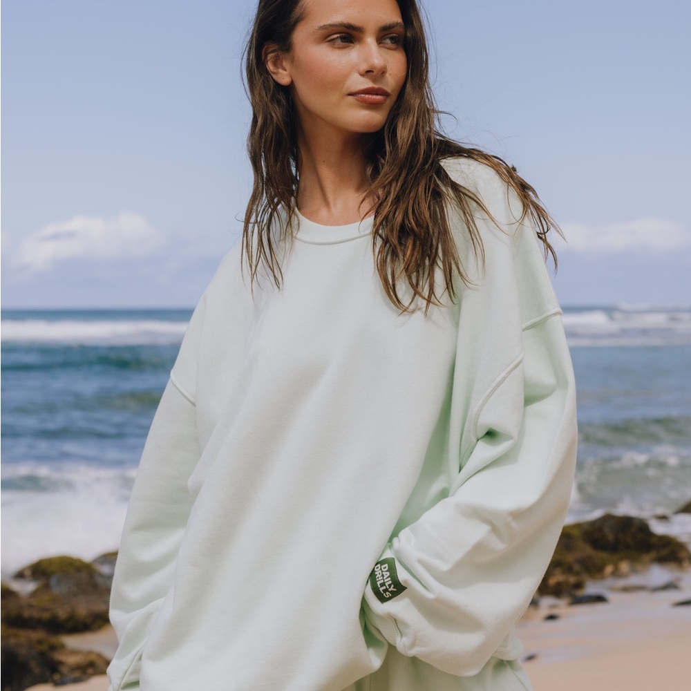 NWT Daily Drills Unisex Oversized Crew in Surf M/L